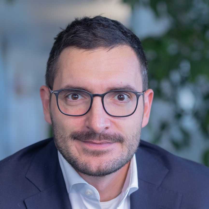 Dr Siniša Matetić, Programme Director